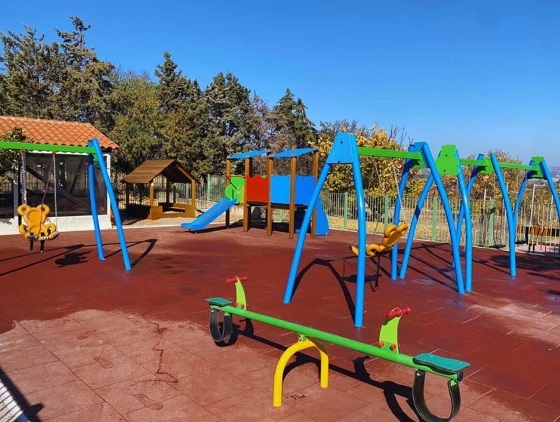 Συνεχίζεται χωρίς διακοπή ο έλεγχος και η συντήρηση όλων των παιδικών χαρών.