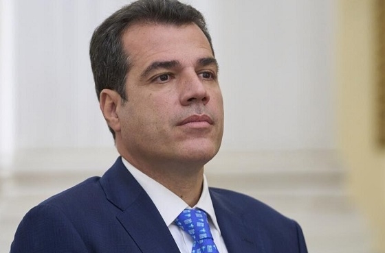 Ο κύριος Πλεύρης και οι συνάδελφοί του περιοδεύουν από το πρωί σε όλον τον Έβρο.