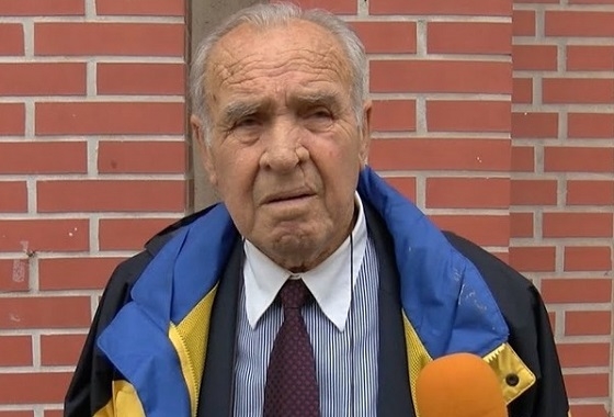Εκπροσώπησε επί σειρά ετών τους Εβρίτες στο Κοινοβούλιο.