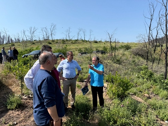 Αυτοψία σε περιοχές του Έβρου που κάηκαν στις πυρκαγιές, έκανε ο Υπουργός Περιβάλλοντος.