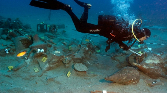 Λουόμενος εντόπισε αμφορέα στο βυθό της θάλασσας στην Αλεξανδρούπολη