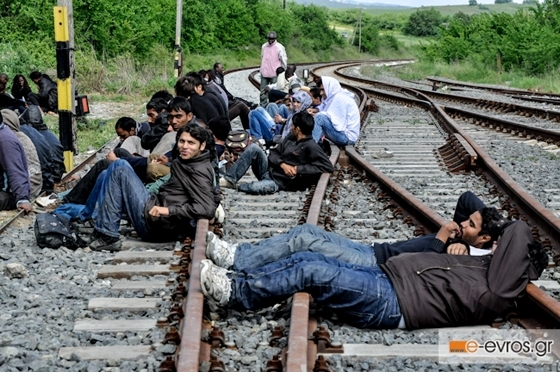 165 μετανάστες που πέρασαν στον Εβρο από την Τουρκία μέσα σε μόλις μια μέρα