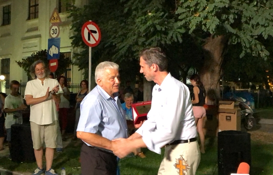 Ο Πρόεδρος της Ε.ΠΟ.Φ.Ε Δ.Κελεμίδης βραβεύει τον Θ.Ορδουμποζάνη