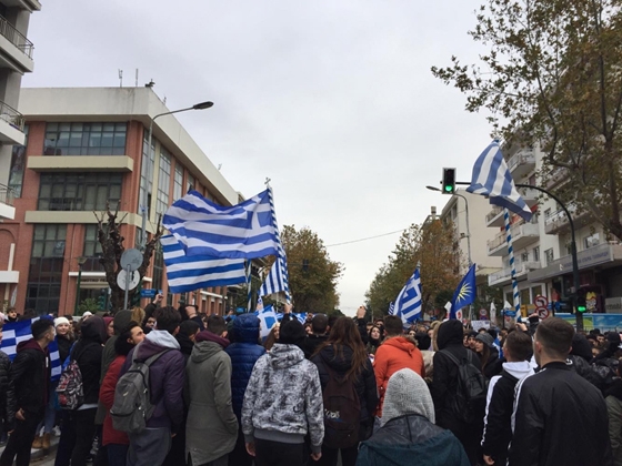 Στιγμιότυπο από την μαθητική πορεία στο κάντρο της Αλεξανδρούπολης