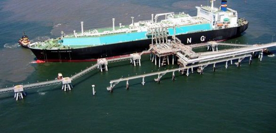 Τεράστιο ενδιαφέρον για τον LNG Αλεξανδρούπολης – δεν χωρούν οι επενδυτές στο πλοίο!