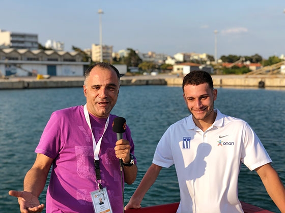 Στιγμιότυπο από τη συνέντευξη... εν πλω