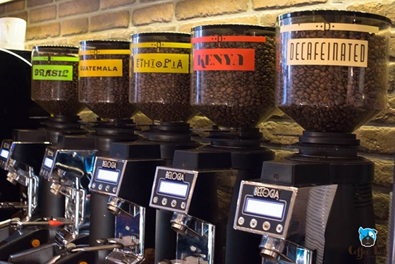 Coffee lab Αλεξανδρούπολης: "ταξιδέψτε" με ιδιαίτερες γεύσεις καφέ 