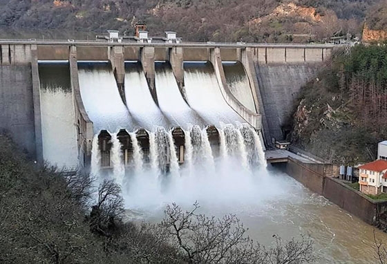 Eνημερώνουμε τους κατοίκους, κτηνοτρόφους και παραγωγούς της περιοχής της κοιλάδας του Ερυθροποτάμου, να απομακρυνθούν το συντομότερο δυνατό από την περιοχή