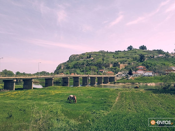 Η γέφυρα του Ερυθροποτάμου στο Διδυμότειχο.