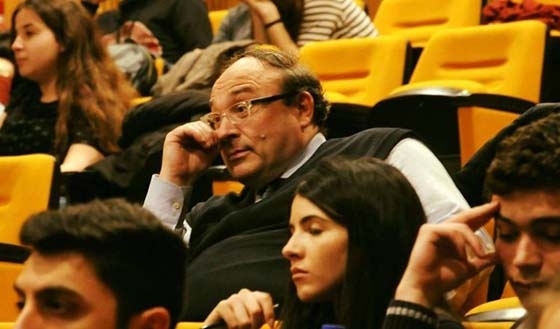 Σε αναστολή από τα καθήκοντα του ο διευθυντής της Πανεπιστημιακής Νευροχειρουργικής Κλινικής του ΠΓΝΑ Θ. Μπιρμπίλης