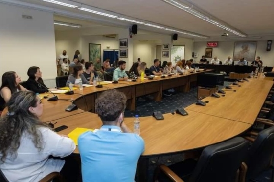 Σκοπός της συζήτησης ήταν να αναπτύξουν οι υποψήφιοι Δήμαρχοι μια καλύτερη επαφή με τoυς νέους της Ορεστιάδας.