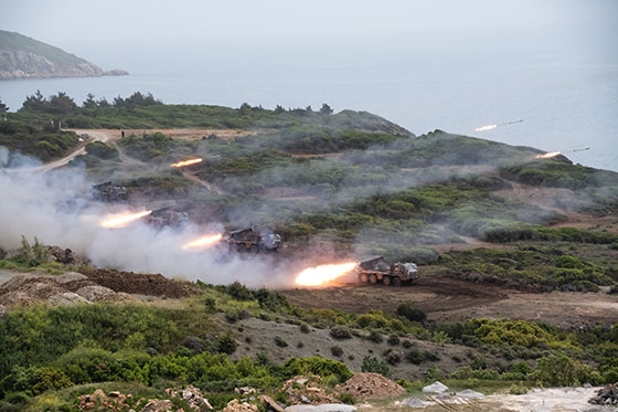 Κατά τη διάρκεια των βολών δόθηκε ιδιαίτερη βαρύτητα στη συνεργασία με τα Ραντάρ Aντιολμικού (Α/Ο) - Αντιπυροβολικού (Α/Π)