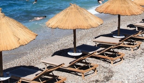 Επιτόπιοι και δορυφορικοί έλεγχοι για τις καταλήψεις σε παραλίες.