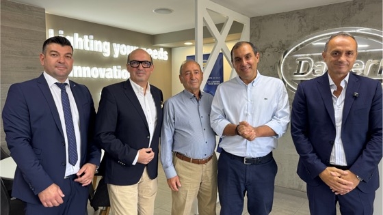 Ο Υφυπουργός πραγματοποίησε επίσκεψη σε όλα τα τμήματα της εταιρείας