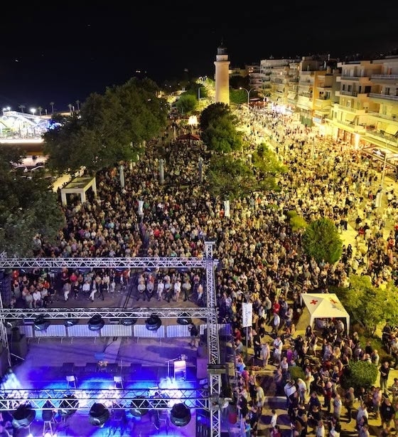 Από το απόγευμα έως αργά το βράδυ, η παραλιακή ζώνη της πόλης γέμισε με δράσεις για μικρούς και μεγάλους.
