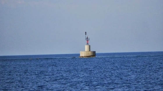 Η νησίδα Λαδόξερα ή Ζουράφα που βρίσκεται ανατολικά της Σαμοθράκης.