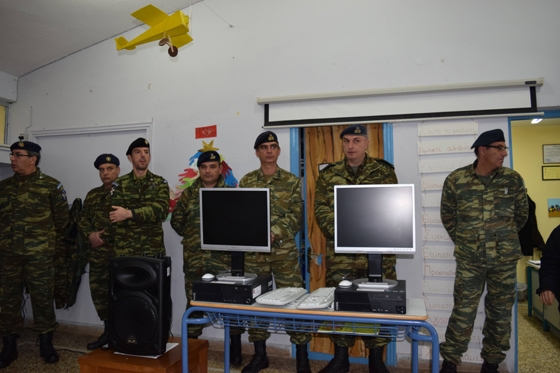 2 υπολογιστές δώρισε το Δ΄ Σώμα Στρατού στο ειδικό σχολείο της Κομοτηνής