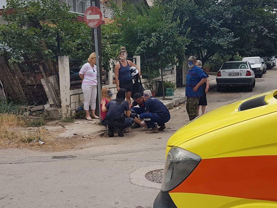 Η γυναίκα χρειάστηκε να μεταφερθεί στο Πανεπιστημιακό Γενικό Νοσοκομείο Αλεξανδρούπολης για τις πρώτες βοήθειες.