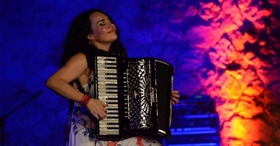 Η Ζωή Τηγανούρια παρουσιάζει την μουσική παράσταση: "Έτσι είναι η Ζωή!" στο Μουσείο Φυσικής Ιστορίας στην Αλεξανδρούπολη