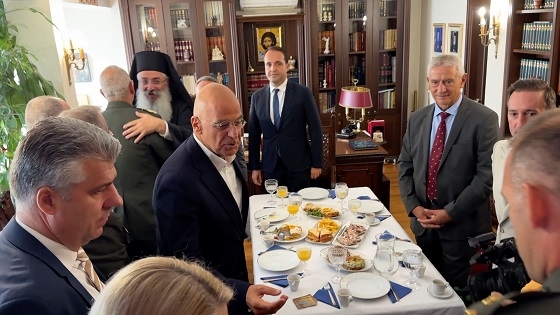 Στην εορτή του Μητροπολίτη Άνθιμου παραβρέθηκε και ο Υπουργός Άμυνας.