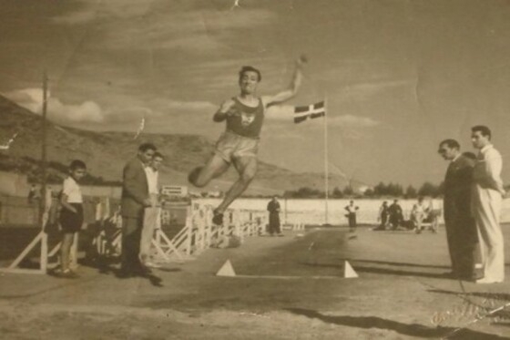 Το κύριο αγώνισμά του ήταν το άλμα εις μήκος, στο οποίο κατέκτησε Πανελλήνιες νίκες αλλά συμμετείχε και στα αγωνίσματα των 100 μ. και του άλματος εις ύψος.