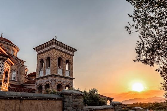 Οι σύνεδροι θα έχουν την ευκαιρία να συμμετάσχουν σε προσκυνηματικές περιόδειες και επισκέψεις σε Ιερές Μονές της περιοχής