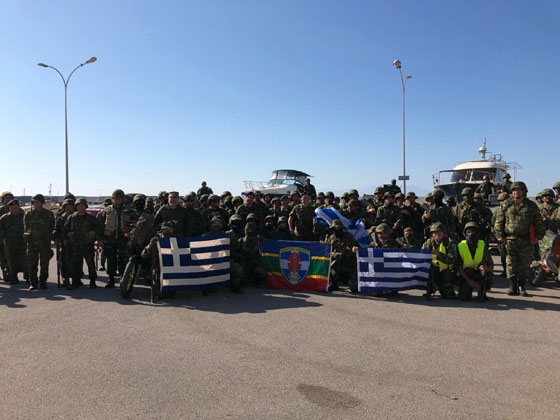 Το πρωί της Κυριακής το τάγμα Εθνοφυλακής Αλεξανδρούπολης έστειλε το δικό του μήνυμα παρουσία του ΑΓΕΣ κ. Καμπά του Σωματάρχη του ΔΣΣ καθώς και του Μέραρχου της ΧΙΙης Μ/Κ Πεζικού Έβρου. 