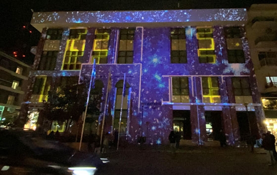 Το Δημαρχείο «ντυμένο» για τα Χριστούγεννα -3D projection mapping για πρώτη φορά στην Αλεξανδρούπολη! (video)