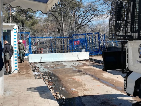 Στιγμιότυπο από τη σημερινή κατάσταση στην είσοδο των συνόρων - 11.3.2020