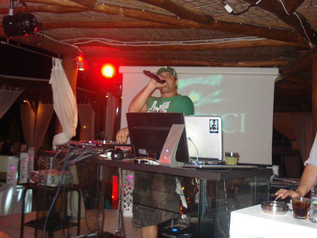 O Dj AK στο Club Davinci σε μία μοναδική βραδιά!