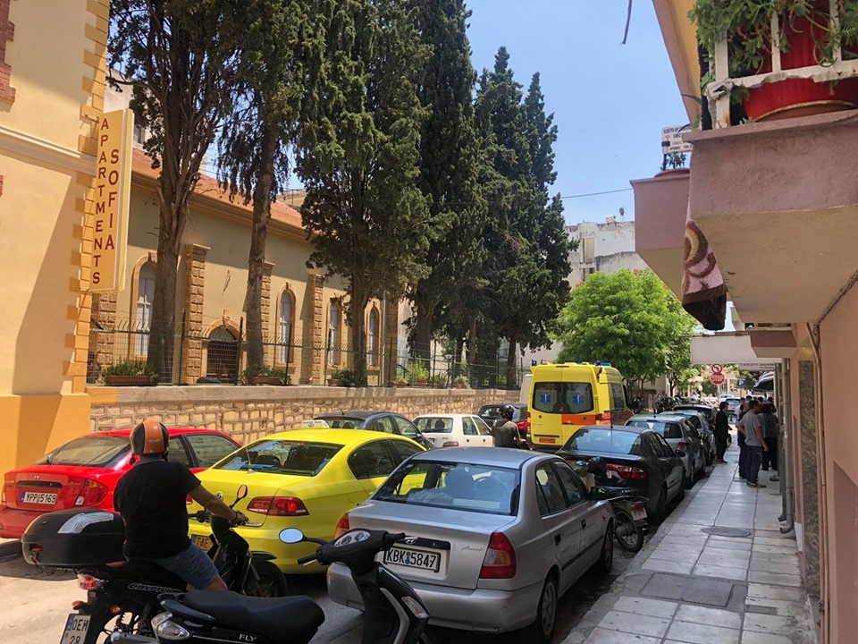 Τραυματισμός άνδρα από πτώση τζαμαρίας στην Αλεξανδρούπολη