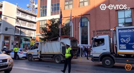 Μηχανοκίνητη διαμαρτυρία των εργαζομένων του δήμου Αλεξανδρούπολης (video)