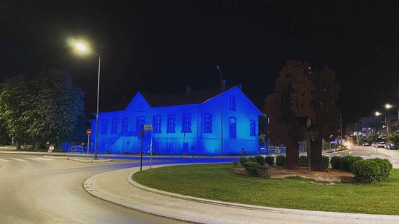 Φωταγωγήθηκε το “παλαιό παλαιό νοσοκομείο” (Μουσικό Γυμνάσιο) για την Παγκόσμια Ημέρα Νοσηλευτών (video)