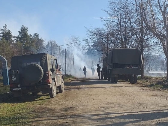 Οι Αγρότες της Αλεξανδρούπολης στο πλευρό των ελληνικών δυνάμεων - Φωτίζουν κάθε βράδυ τα σύνορα 