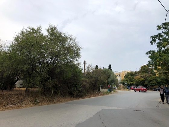 Από τον συγκεκριμένο δρόμο καθημερινά περνούν εκατοντάδες μαθητές