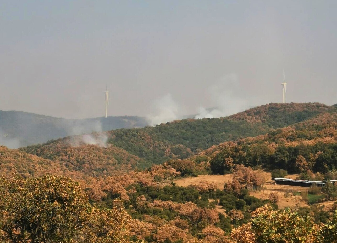 Αυτή είναι η εικόνα κοιτώντας από Αισύμη προς τη Δύση.
