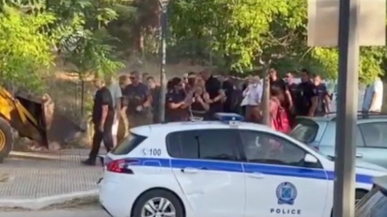 Οι προσαγωγές έγιναν πριν από λίγη ώρα στην περιοχή του Άλσους Φυτωρίου.