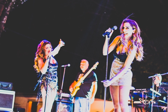 Oι δύο εκρηκτικές τραγουδίστριες ένωσαν για πρώτη φορά τις φωνές τους και η χημεία τους πάνω στη σκηνή ήταν ανεπανάληπτη!