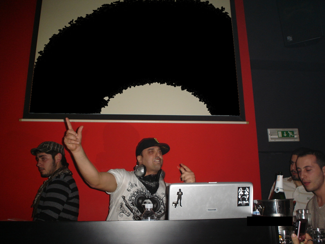R n B party με Dj AK στο club Scandal.