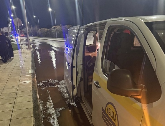 Θραύση κεντρικού αγωγού ύδρευσης χθες βράδυ στην Αλεξανδρούπολη.