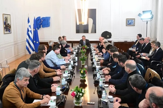 Η πλειοψηφία των αγροτικών μπλόκων δεν προσήλθε στη συνάντηση με τον Πρωθυπουργό.