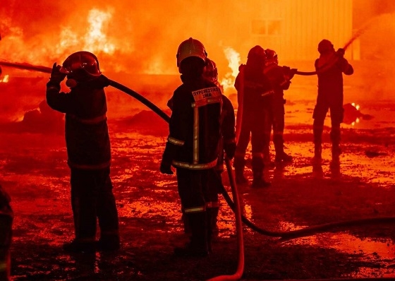 Νύχτα αγωνίας στην Αλεξανδρούπολη, από την πυρκαγιά σε επιχείρηση ανακύκλωσης.