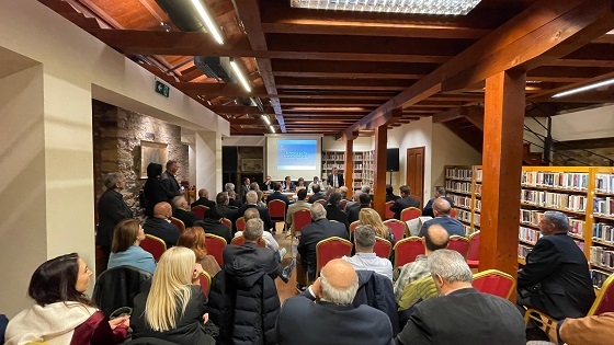 Η συνεδρίαση έγινε με την ευκαιρία του Συνεδρίου της ΚΕΔΕ στην Αλεξανδρούπολη.