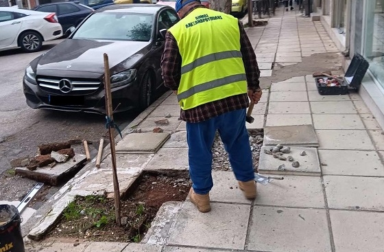 Οι δαπάνες για την αποκατάσταση των πεζοδρομίων, καταλογίζονται σε ιδιώτες ή φορείς έργων.