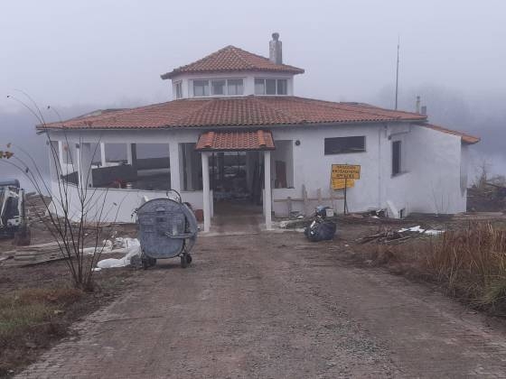 Μετά από 16 χρόνια παίρνει ζωή το εστιατόριο στη λίμνη Τυχερού