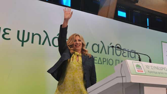 Η Φώφη Γεννηματά νέα πρόεδρος του ΠΑΣΟΚ.
