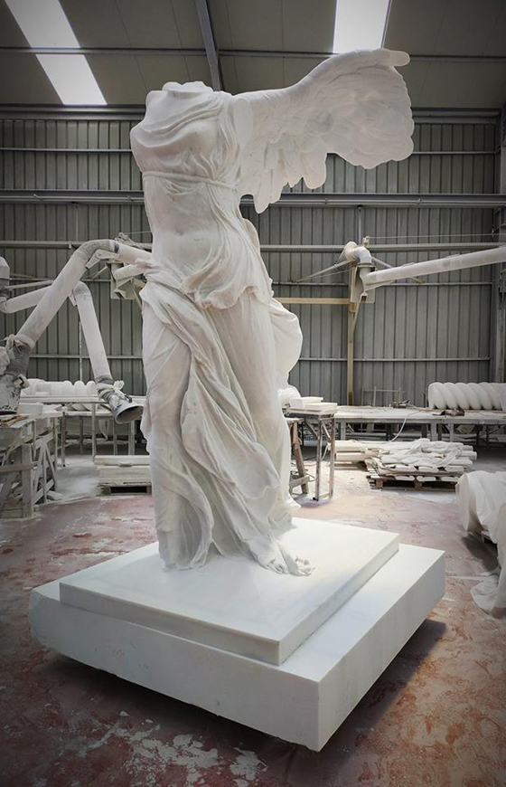 Το ακριβές αντίγραφο της "Νίκης της Σάμοθράκης, που έστω κι έτσι, "επιστρέφει στο σπίτι της"