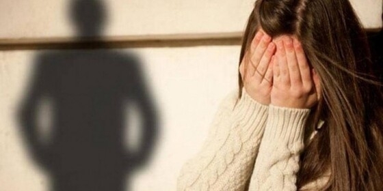 Στη δίκη, τον πρωτόδικα καταδικασμένο άνδρα υπερασπίστηκαν μέλη του οικογενειακού περιβάλλοντός του.