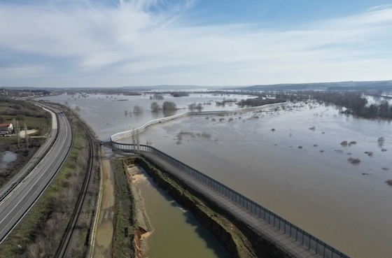 Για ακόμη ένα 24ωρο, όλοι οι εμπλεκόμενοι φορείς βρίσκονται σε κατάσταση αυξημένης ετοιμότητας.