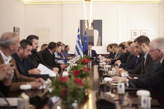 Ο Πρωθυπουργός με την αντιπροσωπεία των αγροτών στο Μέγαρο Μαξίμου.